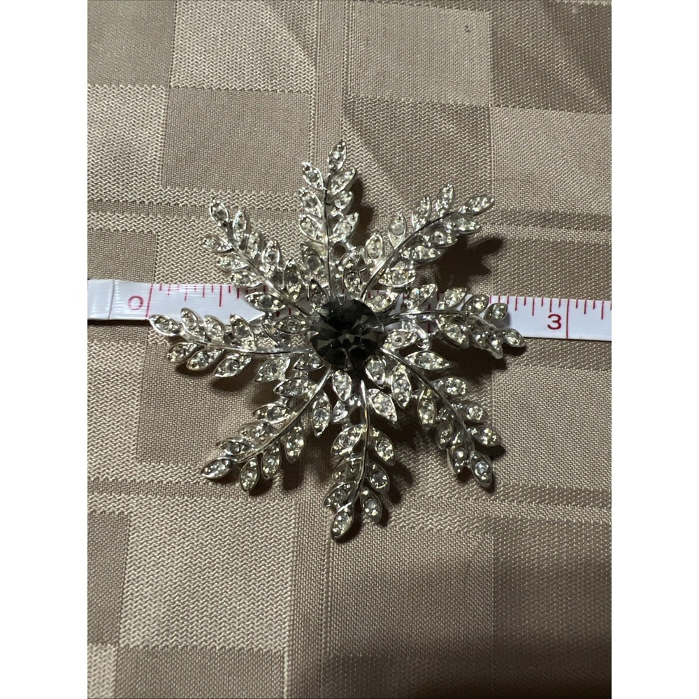 Sarah Coventry Evening Snowflake Large Smokey Rhinestone Brooch Pin 812 VTG - Picture 11 of 11